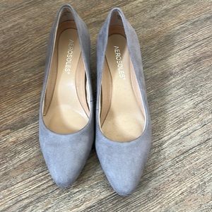 Aerosoles grey/purple closed toed heels, size 6